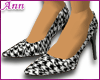 ANN Pointed Pumps B&W